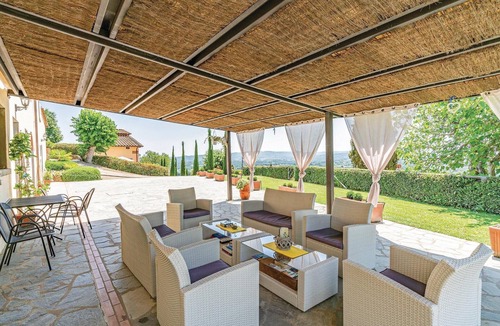 Loro Ciuffenna Apartment | Awesome apartment in S. Giustino Valdarno with house a panoramic view