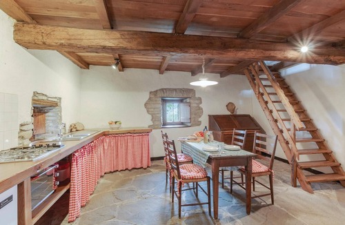 Borgo Val di Taro House | Awesome home in Borgo Val di Taro PR with WiFi
