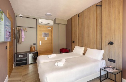 San Vincenzo Hotel | B&B Hotel Genova City Center