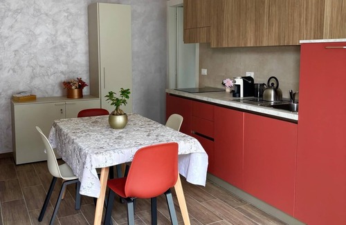 Torricella Verzate House | B&B NessunConfine CasaLaura with a magnificent view of the Oltrepò vineyards
