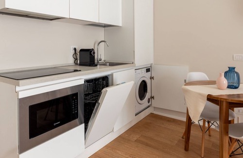 Ponte Seveso Apartment | BDC - Central Station Tidy Suite