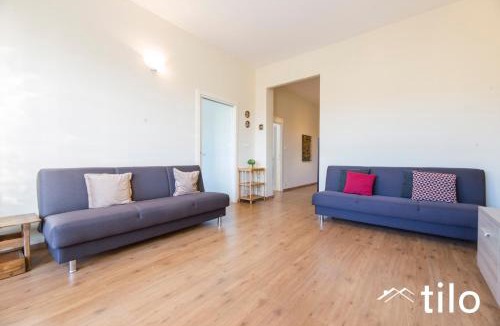 Albaro Apartment | Beach 8M| 2BR| Parking by Tilo