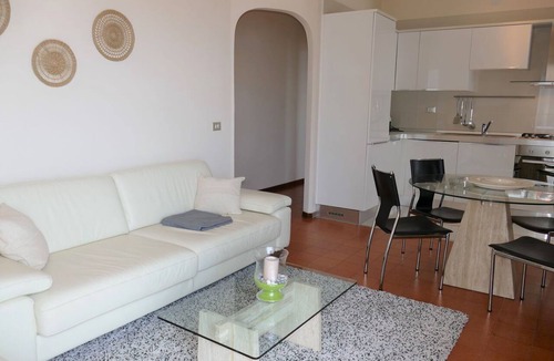 Santo Stefano al Mare Apartment | Beautiful apartment for 4 guests with WIFI and balcony