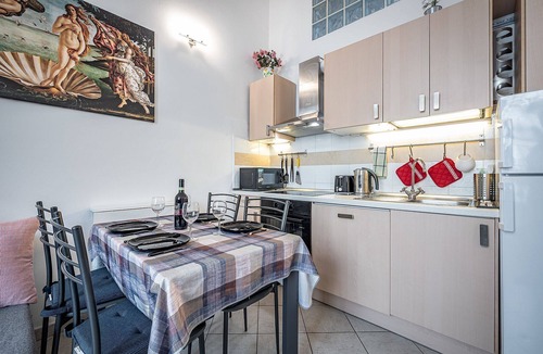 Gavinana Apartment | Beautiful 1-bedroom apartment w/AC, Garden View + 4K Projector Outside ZTL