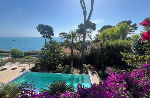 Cap-d'Antibes Villa | Beautiful 6 Bedrooms Villa on the Cap d'Antibes with panoramic sea views