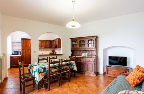 Diano Castello Apartment | Beautiful apartment for 6 guests with pool, WIFI, TV, terrace and pets allowed