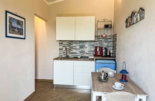 Finale Ligure Villa | Beautiful apartment in villa for 2 guests with WIFI, TV, balcony and pets allowed