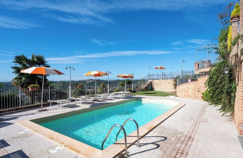 Cossombrato Apartment | Beautiful apartment for 4 people with pool, WIFI, A/C, TV, patio and pets allowed