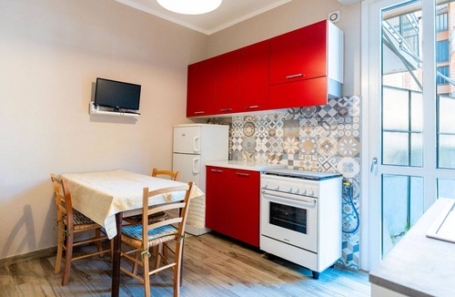Ceriale Apartment | Beautiful apartment for 4 people with WIFI, TV, terrace and pets allowed