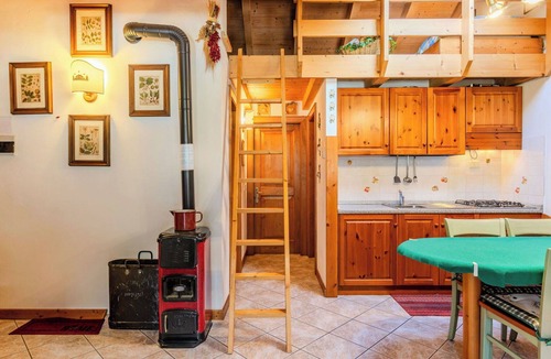 Ragoli Apartment | Beautiful apartment for 5 guests with TV, balcony and panoramic view