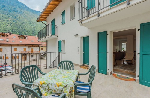 Ragoli Apartment | Beautiful apartment for 4 guests with WIFI, TV, patio and pets allowed