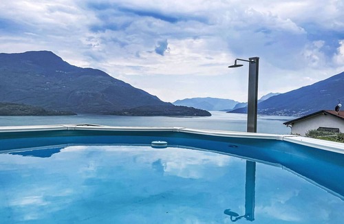 Vercana Apartment | Beautiful apartment for 5 guests with WIFI, private pool, TV, patio and pets allowed
