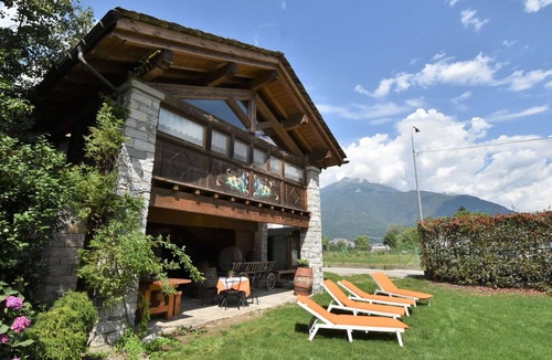 Valtellina Apartment | Beautiful apartment for 5 people with A/C, WIFI, TV, patio and pets allowed