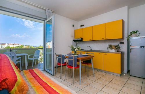 Torre di Fine Apartment | Beautiful apartment for 6 guests with WIFI, A/C, TV and balcony