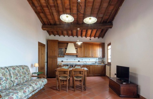 Giugnano House | Beautiful private villa for 4 guests with WIFI, TV, terrace and panoramic view