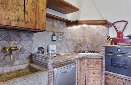 Roccastrada Villa | Beautiful private villa for 8 people with private pool, A/C, WIFI, TV and pets allowed