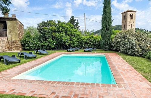 Sant'Andrea di Compito Villa | Beautiful private villa for 10 people with private pool, WIFI, TV, balcony and pets allowed