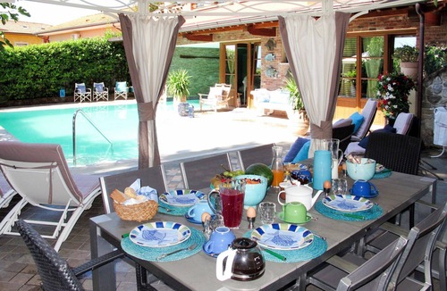 Corsanico Villa | Beautiful private villa for 9 guests with private pool, A/C, WIFI, TV, patio and pets allowed