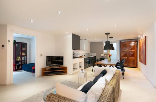 Camaiore Villa | Beautiful private villa with A/C, private pool, WIFI, hot tub, sauna, TV, patio, close to Viareggio