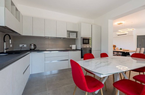 Soglio Villa | Beautiful private villa for 8 people with hot tub, A/C, WIFI, TV, terrace and panoramic view