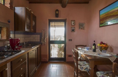 Laterina Villa | Beautiful private villa for 4 people with pool, WIFI, TV, patio and pets allowed, close to Arezzo