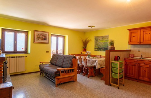 Stazzona House | Beautiful private villa for 8 guests with WIFI, TV, terrace, pets allowed and parking