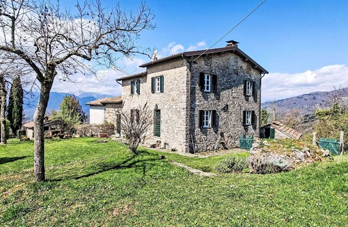 Barga Villa | Beautiful private villa with WIFI, private pool, TV, terrace, pets allowed and panoramic view