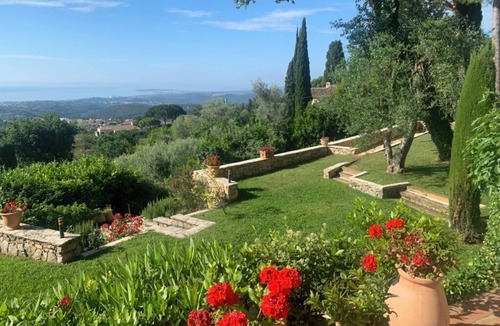 Vence Villa | Beautiful Vence Villa and Pool Overlooking the Cote D'Azur