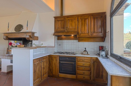 Scandicci House | Beautiful villa for 16 guests with private pool, WIFI, TV, patio, pets allowed and panoramic view
