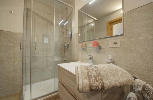 Issogne Bed & Breakfast | Bed and Breakfast 'Il Pellegrino' with Mountain Views, Shared Garden and Wi-Fi