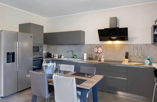 Peschiera del Garda Apartment | Bellavista Luxury Home Apartment with Private Pool, Wi-Fi, and Air Conditioning