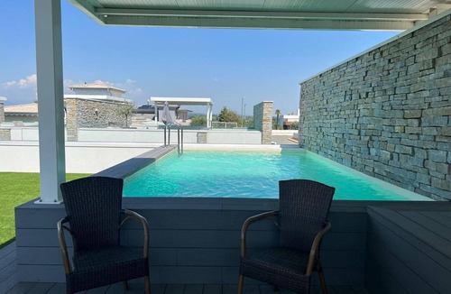 Peschiera del Garda Apartment | Bellavista Luxury Home Apartment with Private Pool, Wi-Fi, and Air Conditioning