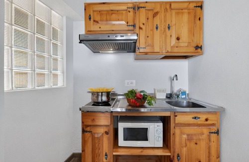 Campi Apartment | Bellevue Modern Apartment 4, Tremosine, Italy