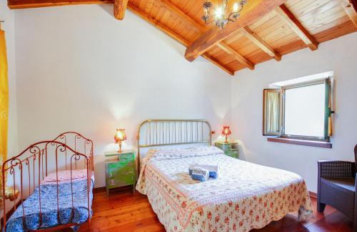 Casoli House | Belvilla by OYO Farmhouse with Private Terrace