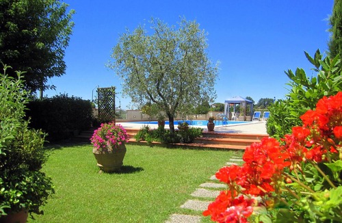 Lamporecchio House | BLUE APARTMENT - Farmhouse whit Pool, Air conditioned, in the heart of Tuscany