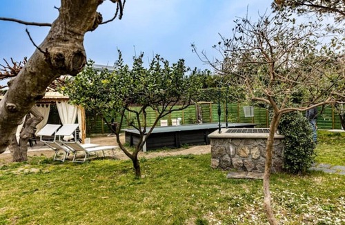 Forio Villa | Blue shell villa a stone's throw from the sea