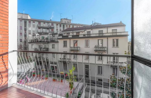 Crescenzago Apartment | BOTTE13: Modern Two-Room Apartment Near the Subway