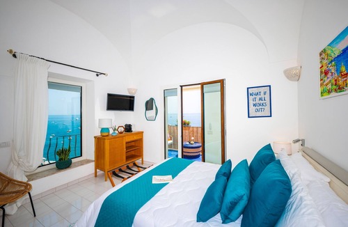 Positano City Centre House | Breathtaking Suite with Sea View in the Heart of Positano