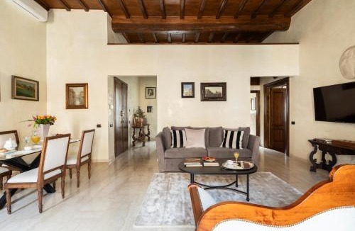 Rome City Centre Apartment | Casa Campidoglio -Luxury Apartment Piazza Venezia Direct View