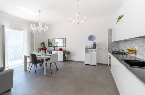 Praiano Ski Chalet | Casa Clara - Modern House with Breathtaking Views of Capri and Positano