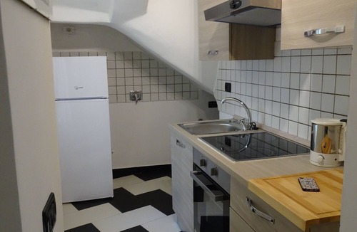 Pre Apartment | Casa Costa Serena, one step away from train station and cruise ships and Aquarium