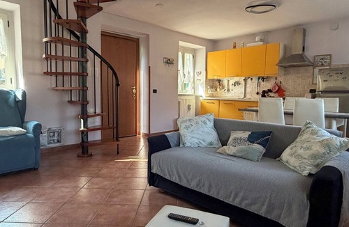 Varzi House | Casa dei Gufi - Two Bedroom House, Sleeps 3