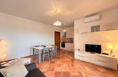 Budoni Apartment | Casa Delfino with Pool, near Budoni beaches