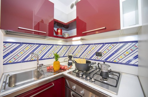 Colombare Apartment | Casa Emma with Pool, Garden and Garage, Sirmione, Italy