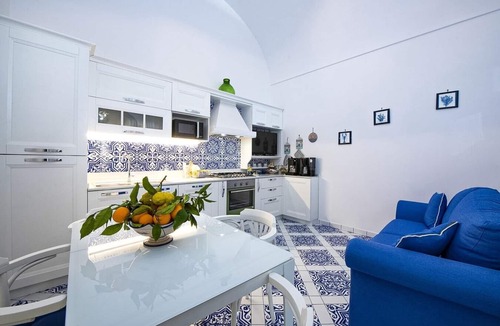 Laurito Villa | Casa Maiore, House with terrace and sea views