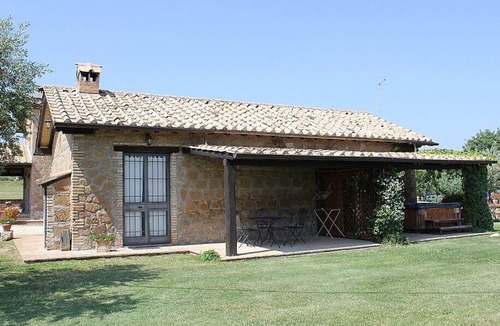 Tarano House | Casa Norberto E, fully refundable with voucher*: A graceful apartment surrounded by meadows and by green hills.