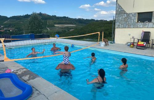 Alice Bel Colle House | Casa Roberto Pool with Bar 5 bedrooms 2 bathrooms Great For Groups