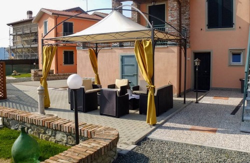 Santo Stefano di Magra Apartment | Casa vacanze La Fonda - Magnolia