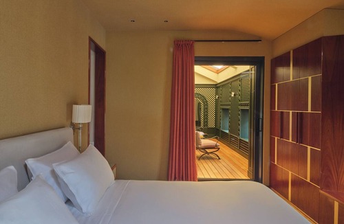 Como City Centre House | CASABIANCA Suites