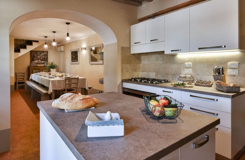 Pietraia Villa | Case Sant'Anna (sleeps 18) Villa with private pool and hot tub - Cortona